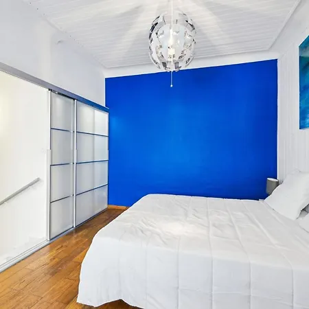 Charming House In With Terrace Hébergement de vacances Antibes